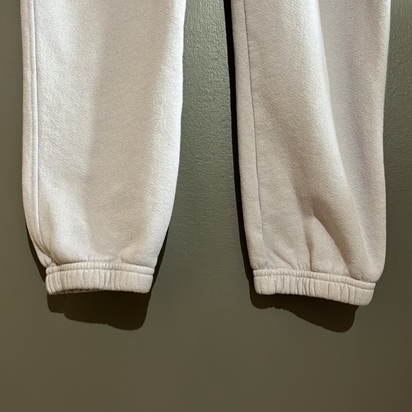 Good American Boyfriend Sweatpants - Picture 7 of 11